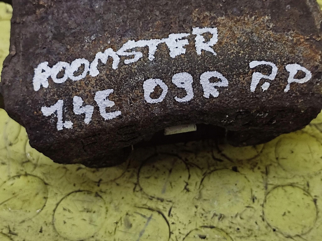 SKODA ROOMSTER 1.4 caliper right front