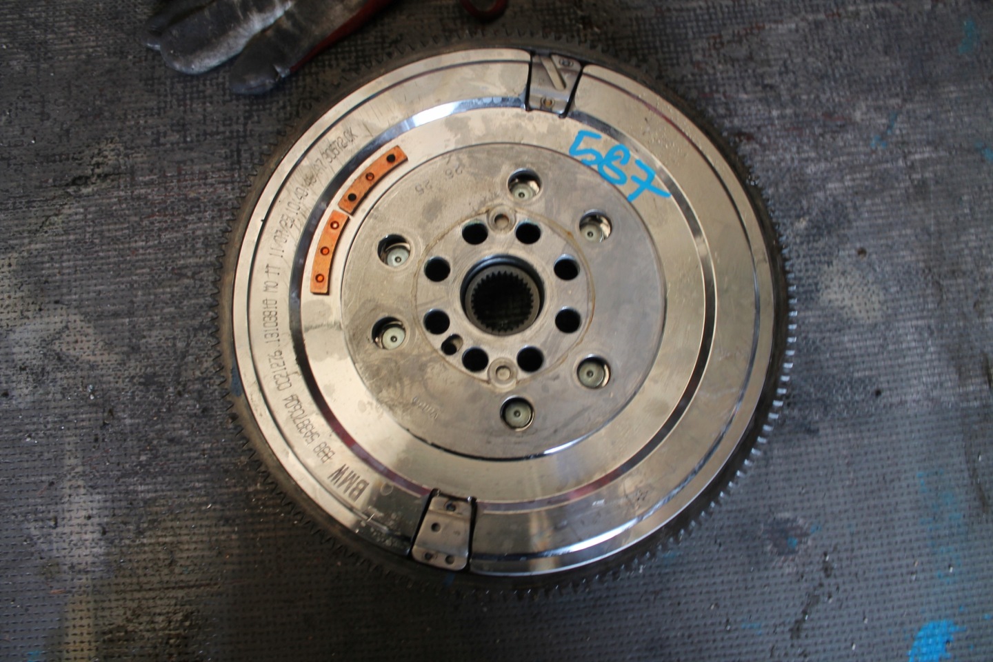 587. flywheel wheel flywheel BMW 5A3B7C604