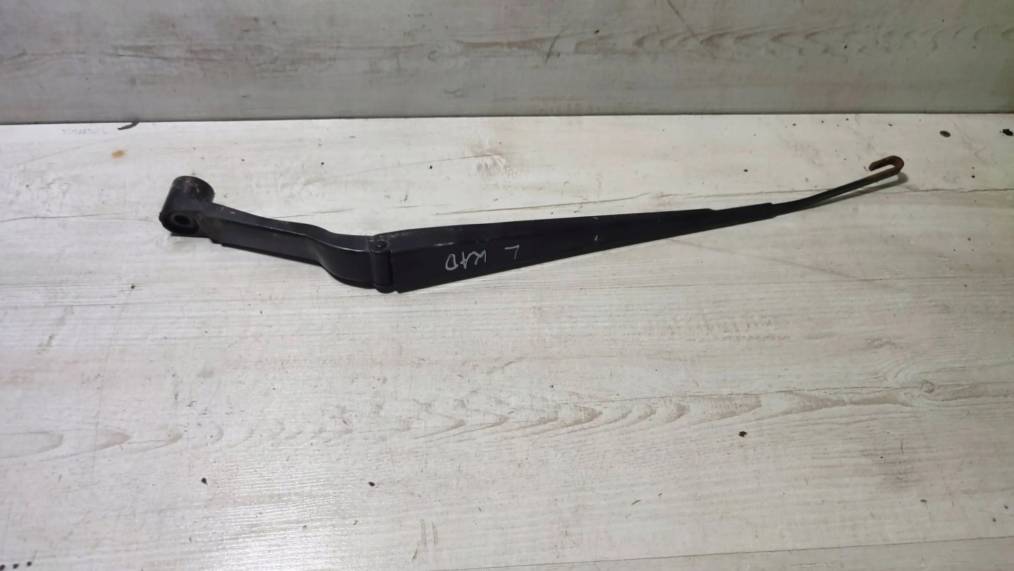 Renault Kadjar 17r 1.5dci front side left wiper arm