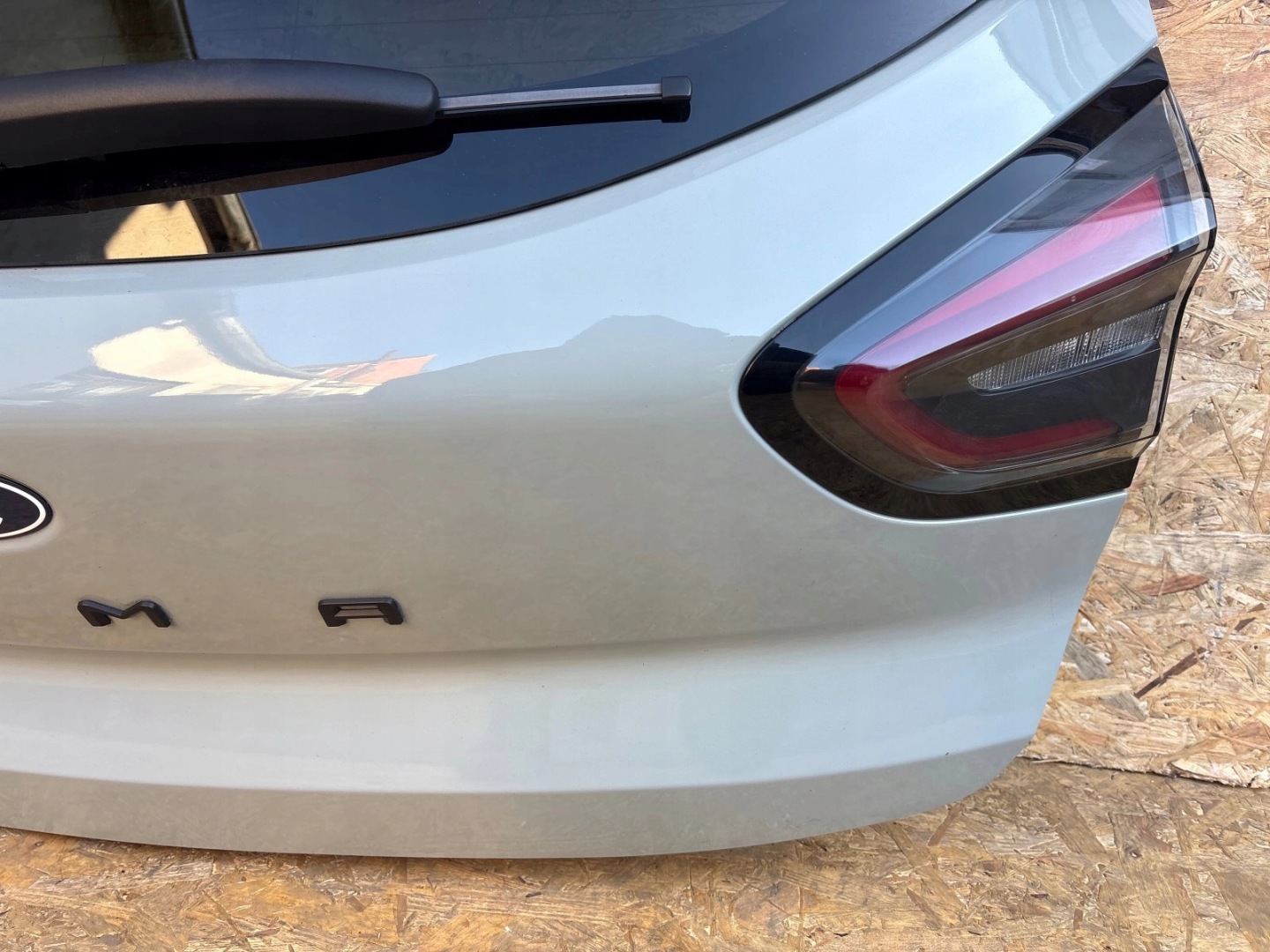 complete trunk door boot rear part Kamera Ford Puma MK2 II Lift 24
