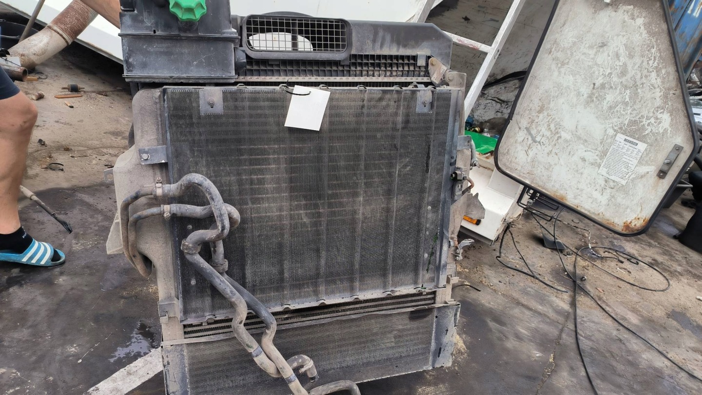 KOMPLET radiatore A9425010901 DAIMLERCHRYSLER ACTROS MP2 2532