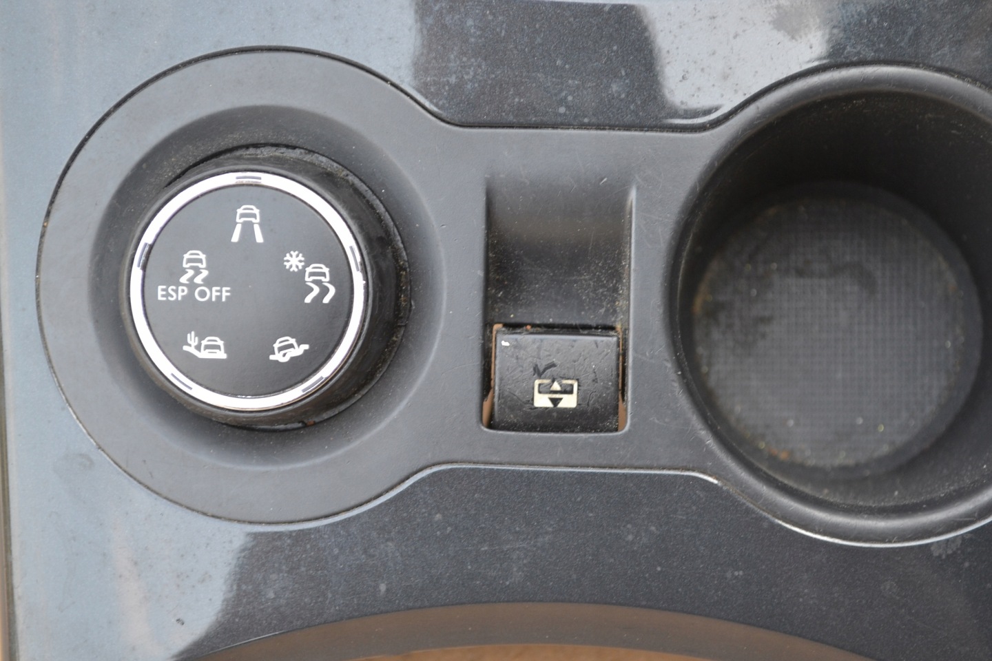 Tunel mitte Peugeot OE 9685858777