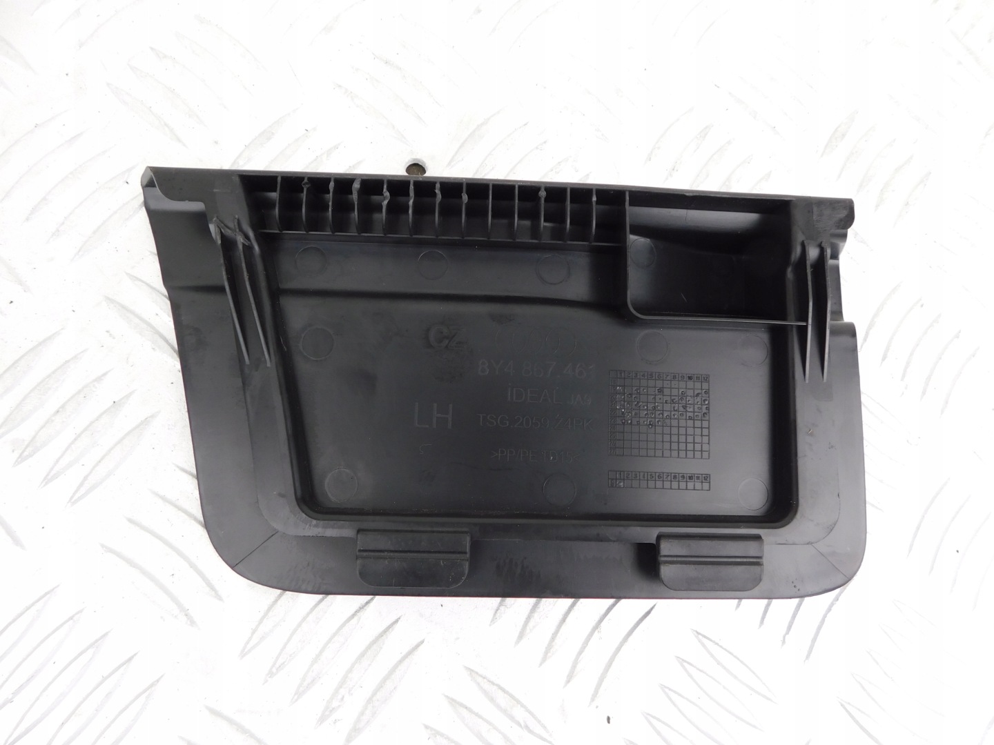 Audi A3 S3 8Y covering spoiler element boot 8Y4867461