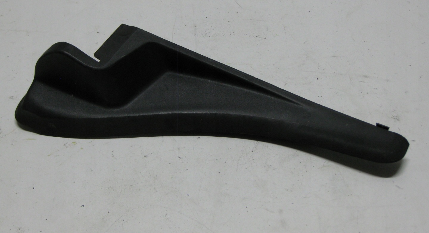 RENAULT MASTER III cover for hinge corner under the window right 668101824R