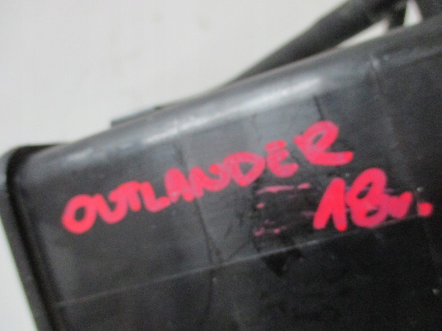 Kohlenstofffilter MITSUBISHI OUTLANDER III 18R