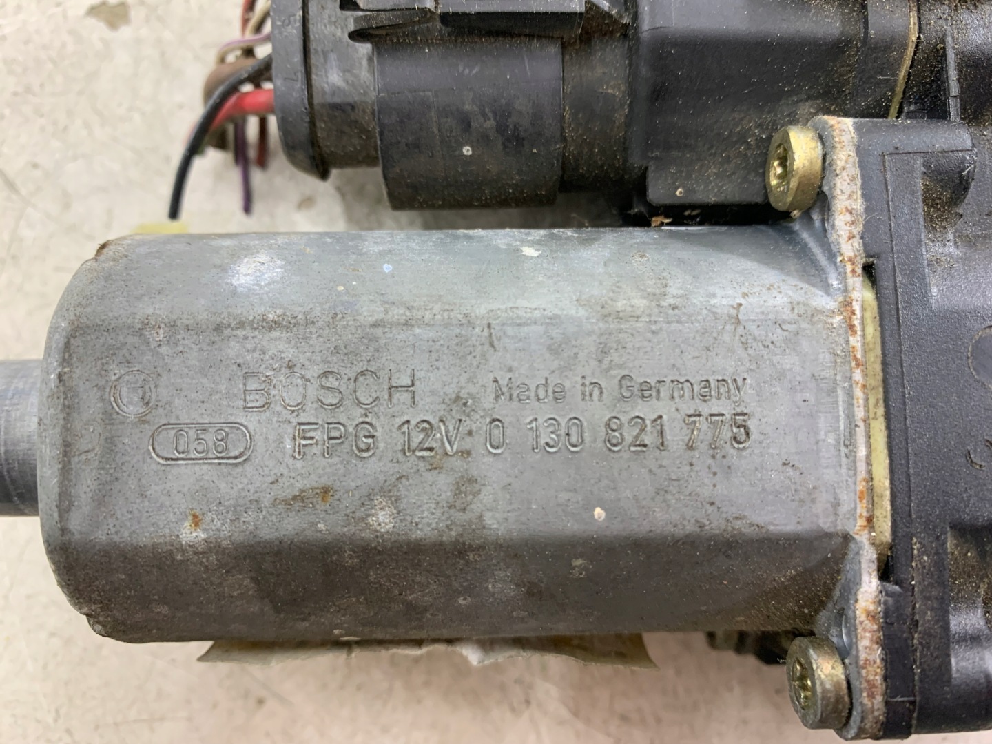AUDI A6 C5 motor ablak bal eleje 0130821775