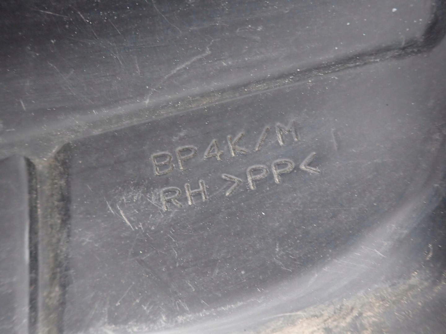 MAZDA 3 and 03-09 mudguard front front right