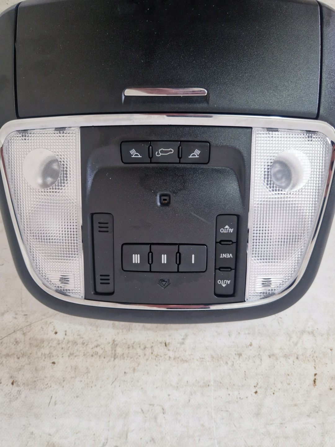 DODGE DURANGO RT 2019- OSWIETLENIE FANALE CIELO INTERNO cabina 1UC611X9AE
