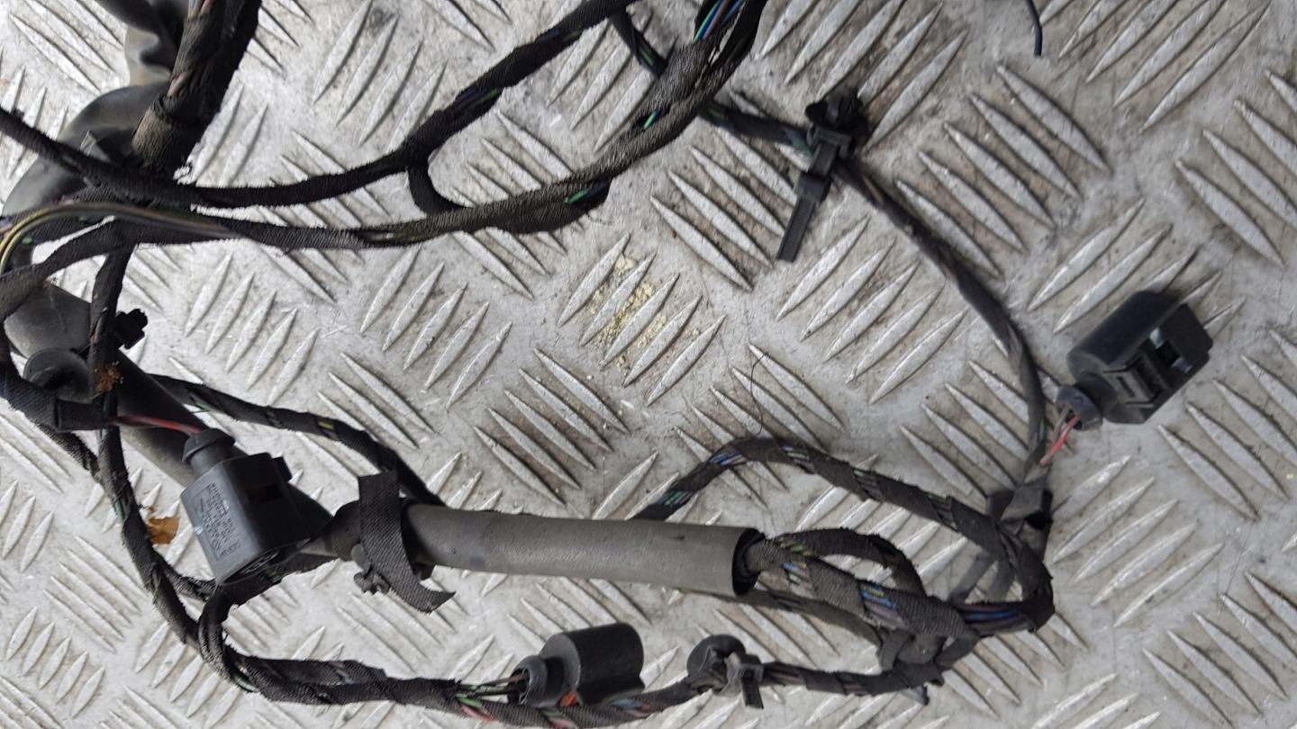AUDI A8 D3 bundle CZUJNIKOW reversing PDC rear part