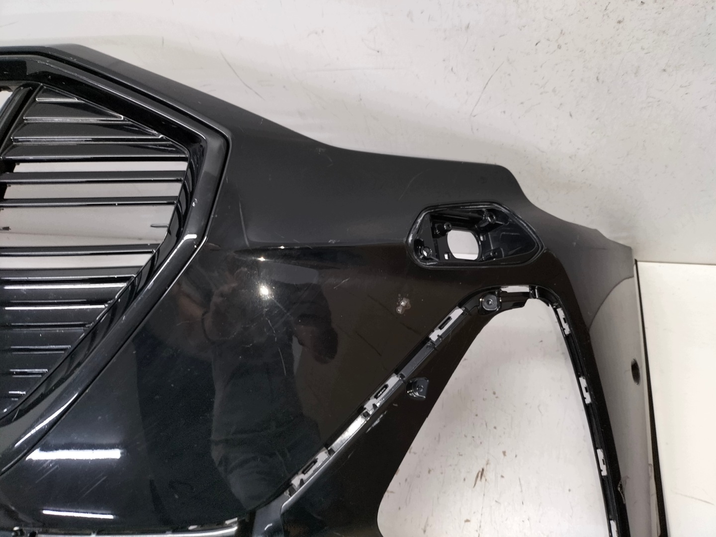 front bumper front AUDI E-TRON ETRON 4KE 19- S-LINE wersja below spryskiwa