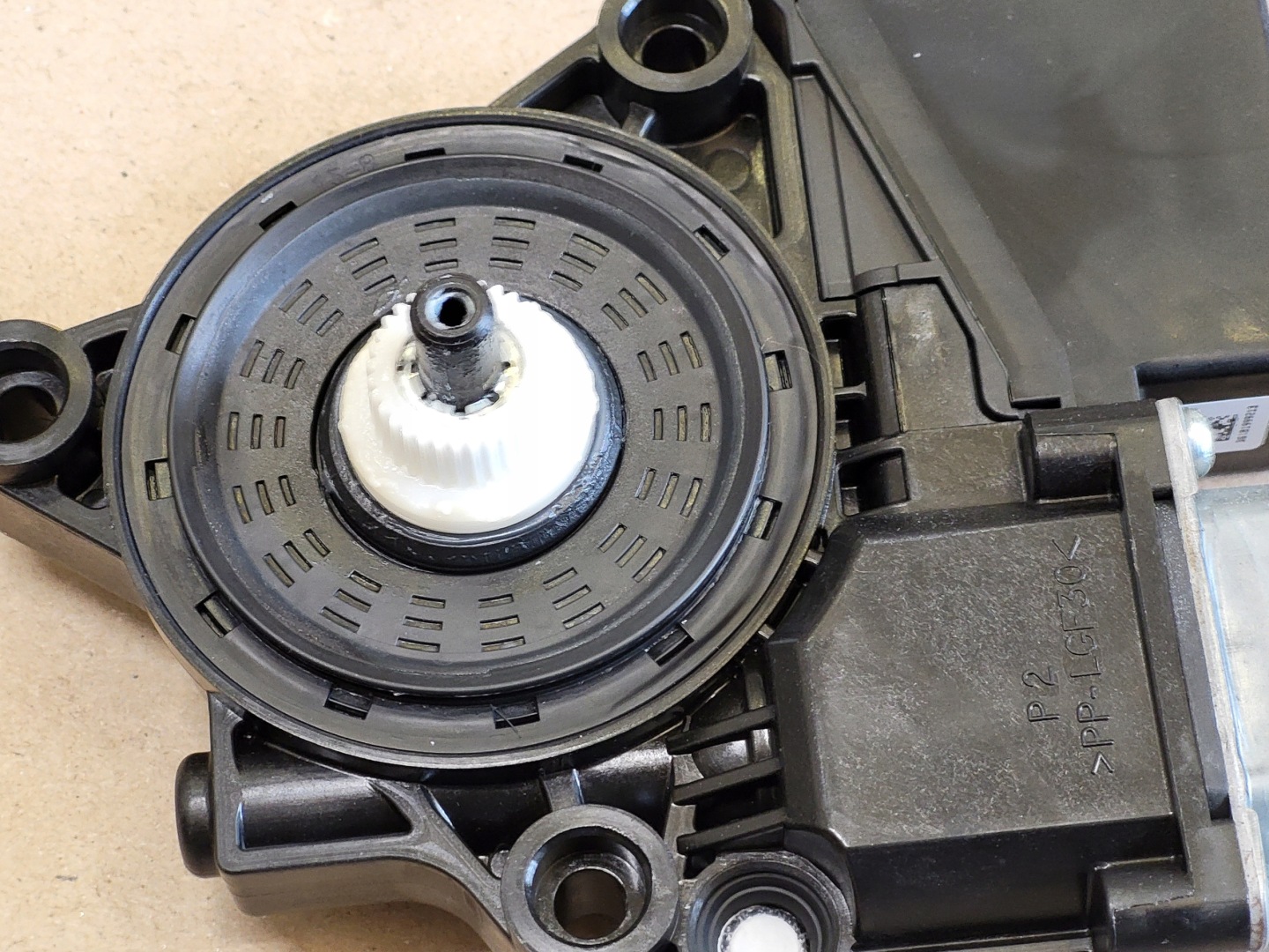 mini motor module windows right front HYUNDAI TUCSON III 3 TL 82460D7010 OE EU