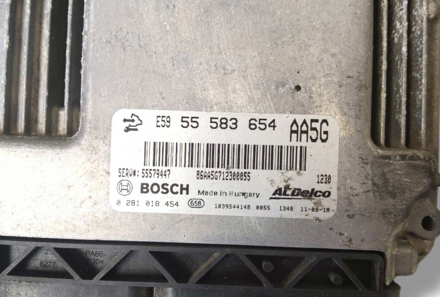 control unit of the engine Opel Astra J 2011 55583654