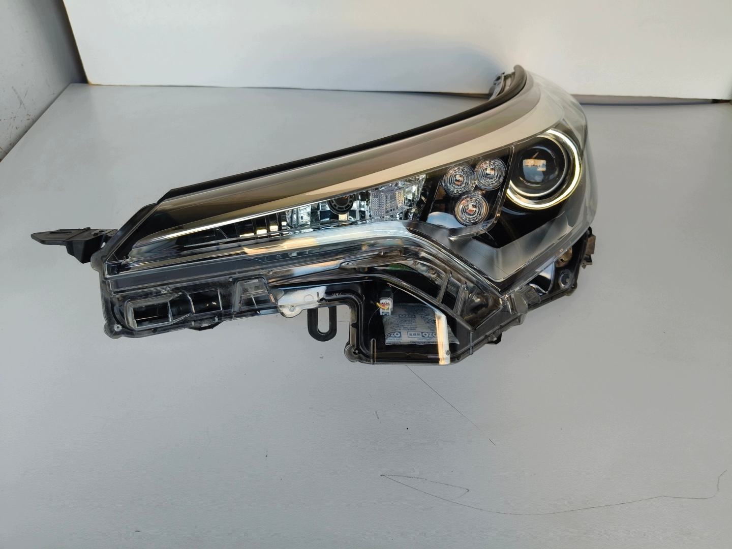light left REFLEKTOR TOYOTA CHR 16- LED