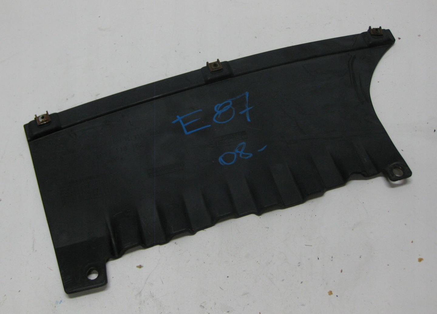 BMW E87 08R Blende Abdeckung untere der Stoßstange heck 7117631