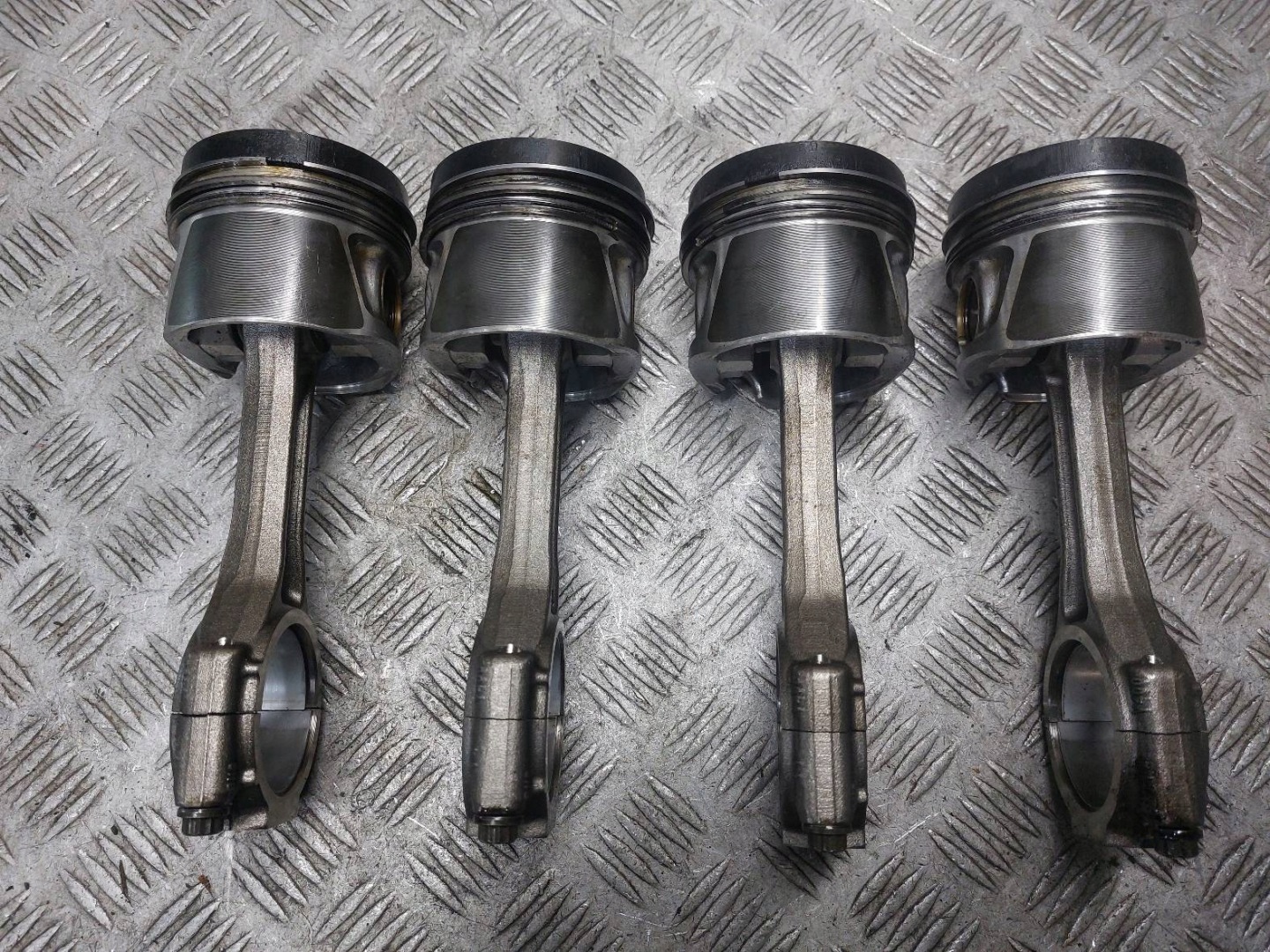 Piston + Bielle AUDI Q5 8R CAHA 2.0 TDI ID: 218766