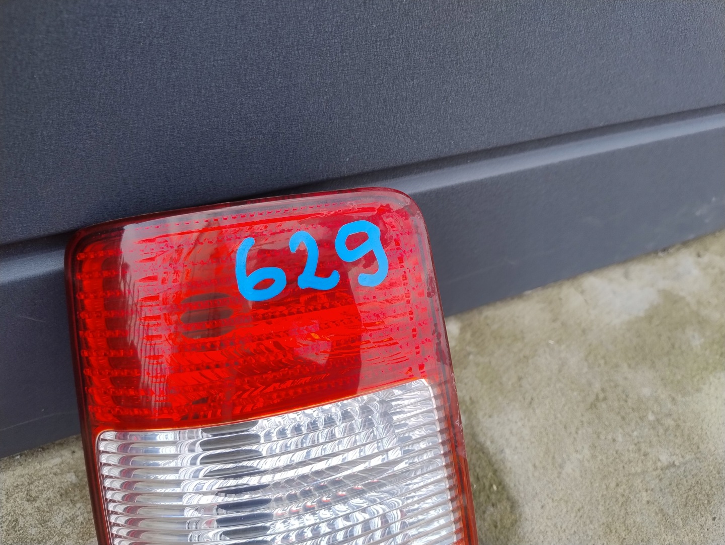 light left rear left rear part VOLKSWAGEN CADDY III 2K0945111