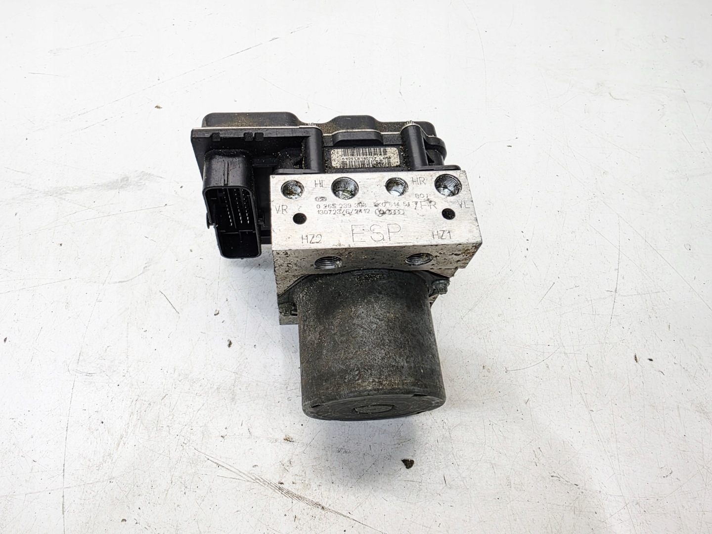 brake booster + control unit ABS ESP AUDI A4 B8 A5 8K0907379CC 8K0614517FR