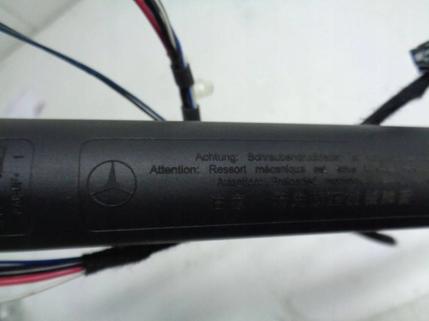 MERCEDES GLA 156 dämpfer stoßdämpfer heckklappe heck