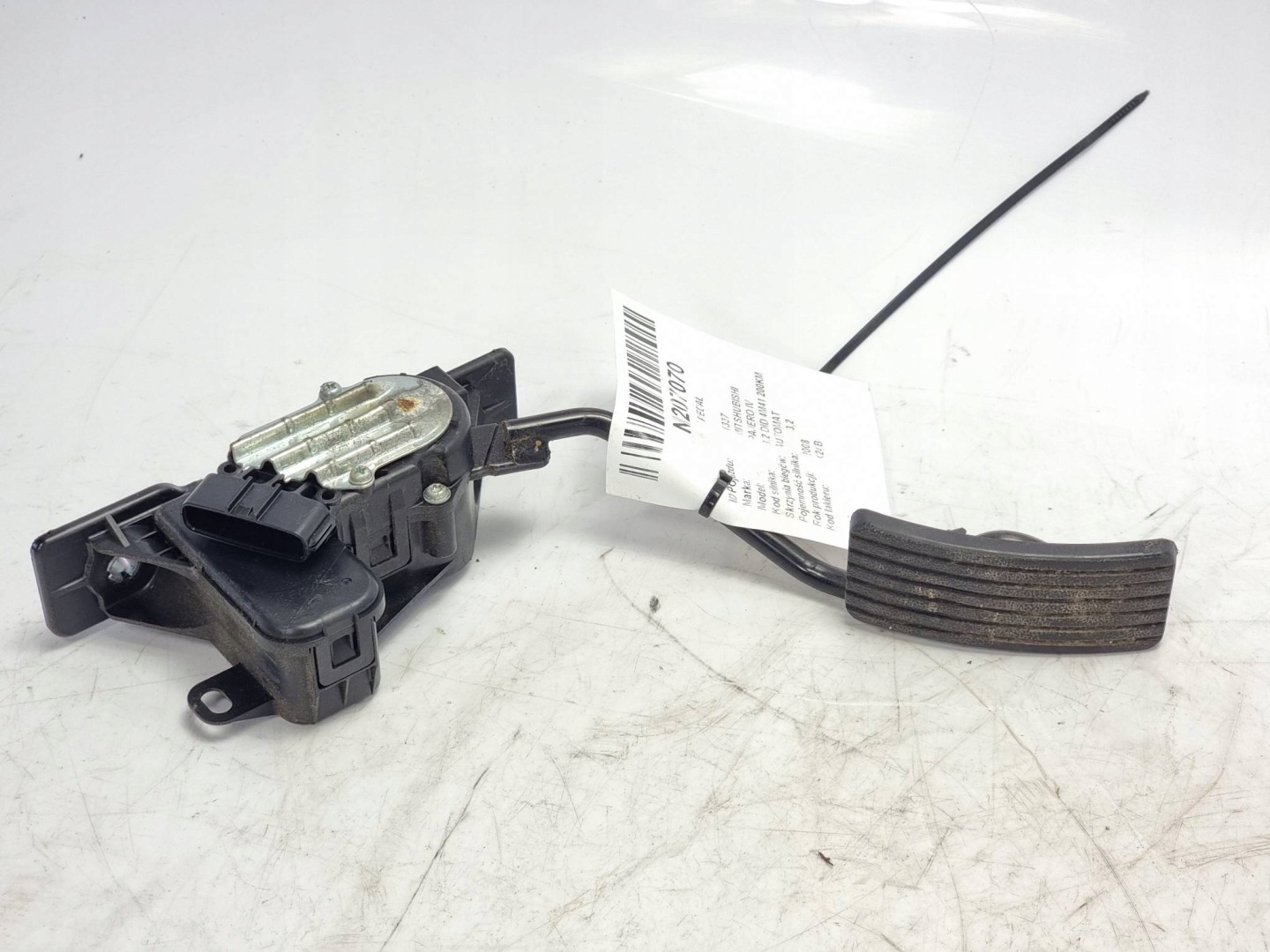 PEDAL APM30-015 MITSHUBISHI PAJERO IV