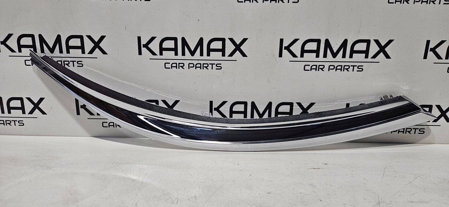 moulding below reflektorem right side Toyota Corolla E160 E170 5318102010