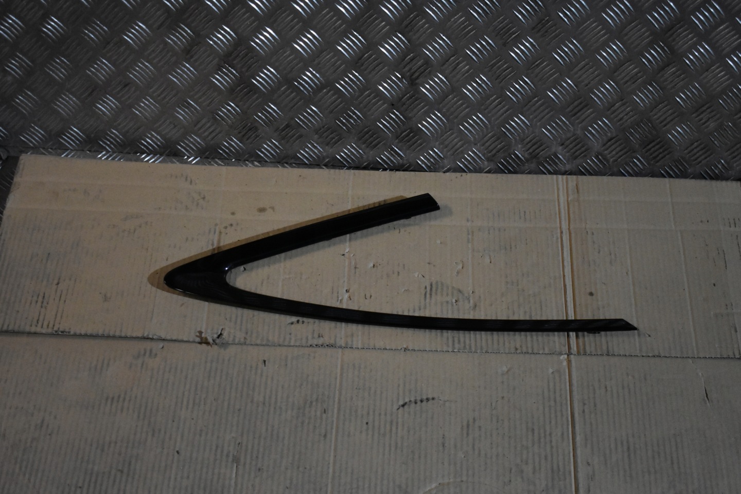 IDEALNA moulding cap OZDOBNA left windows MERCEDES W167 1