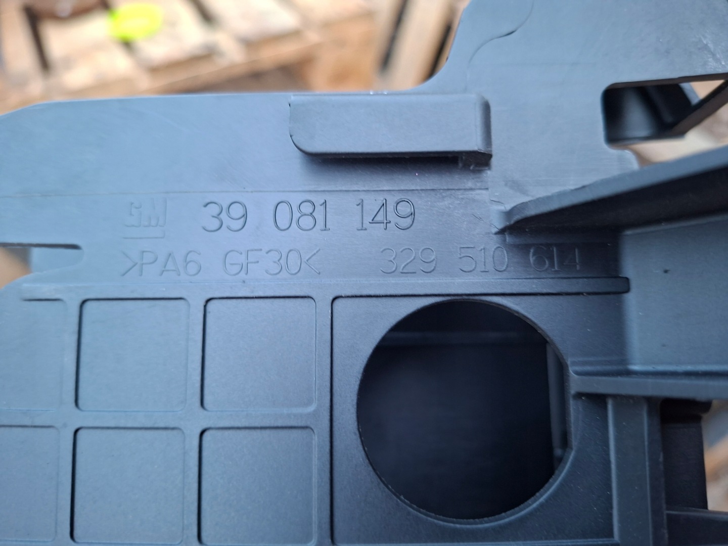 bracket holder STEROWNIKA OPEL INSIGNIA B 39081149