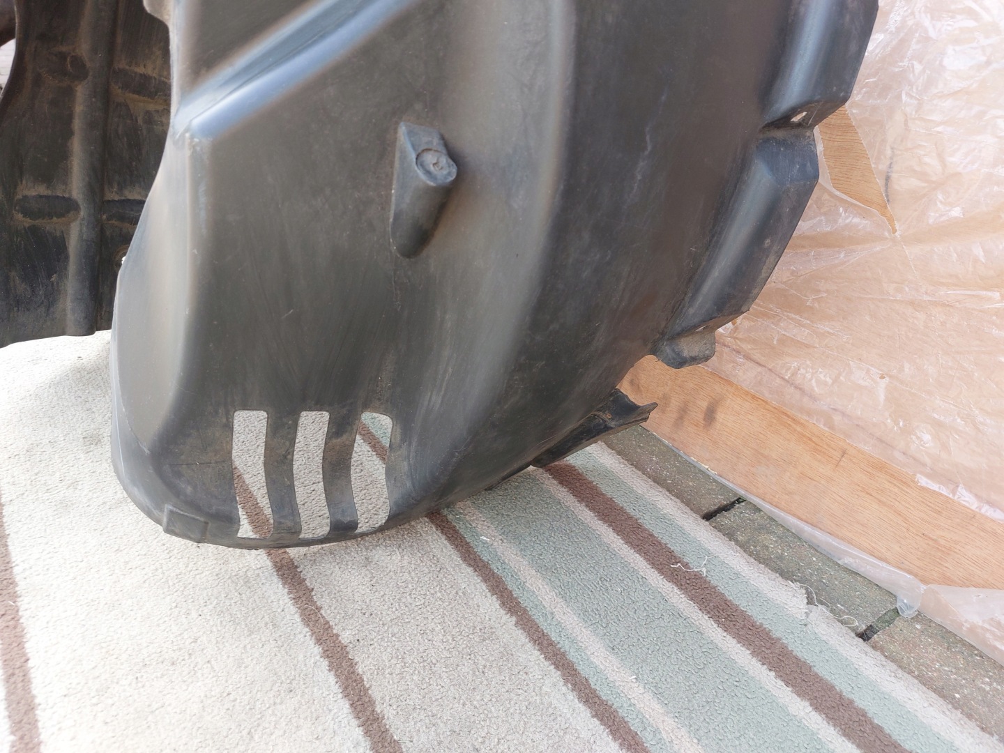FORD ECOSPORT mudguard left front 14r