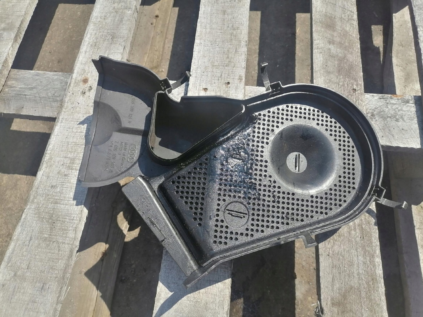 Boîte Couvercle carter distribution AUDI A4 B5 Z059109108A