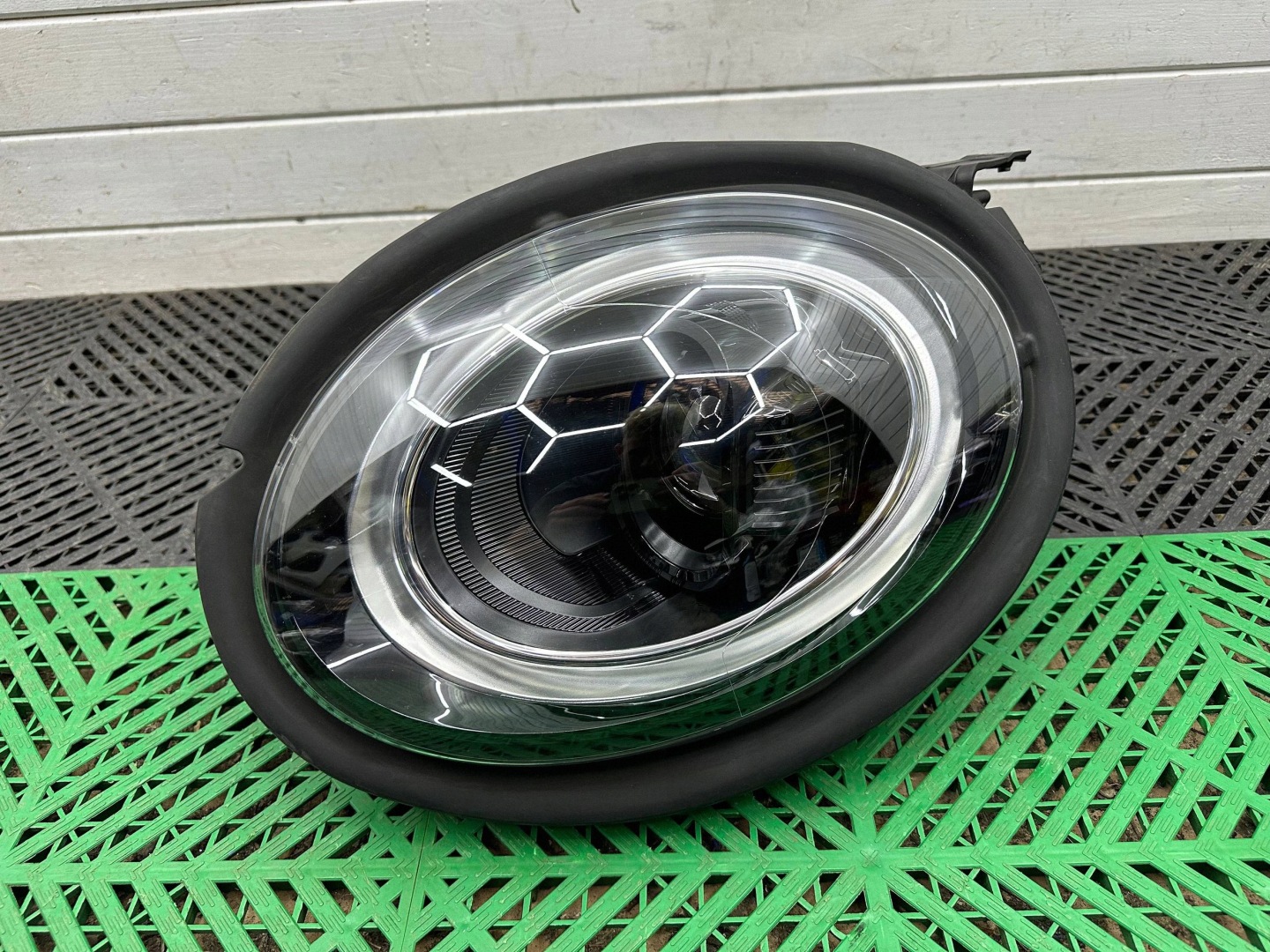light front side right Mini One - Cooper F56 F55 LCI BLACK 5A01962