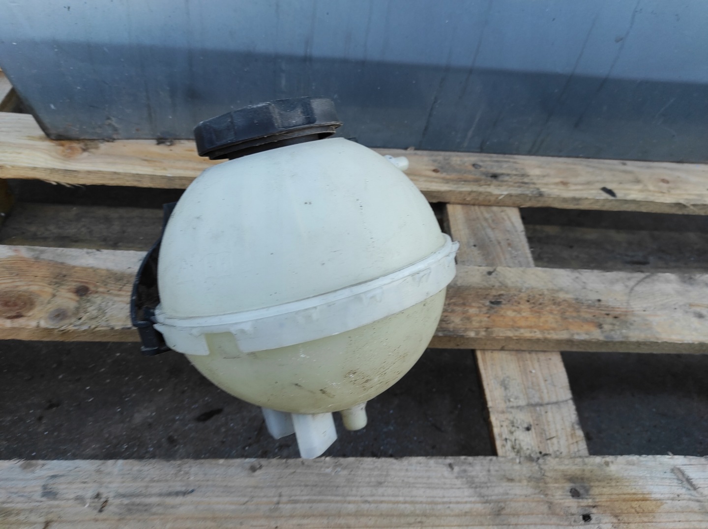 Réservoir eau BMW F22 7642159