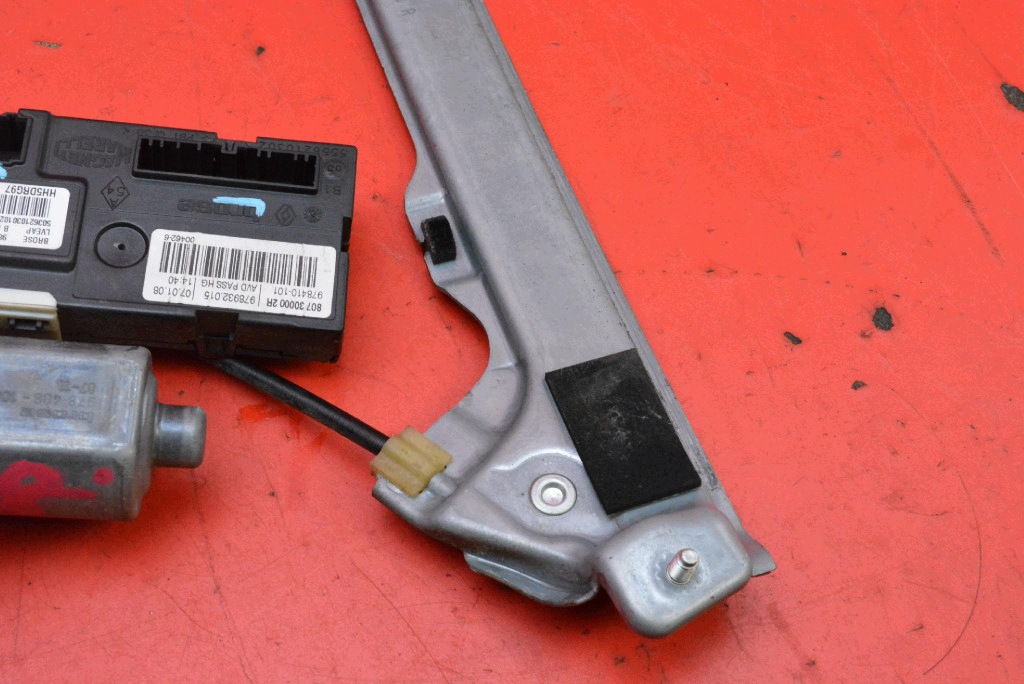 window regulator right front EU 807000002R RENAULT LAGUNA 3 III KOMBI 07-11