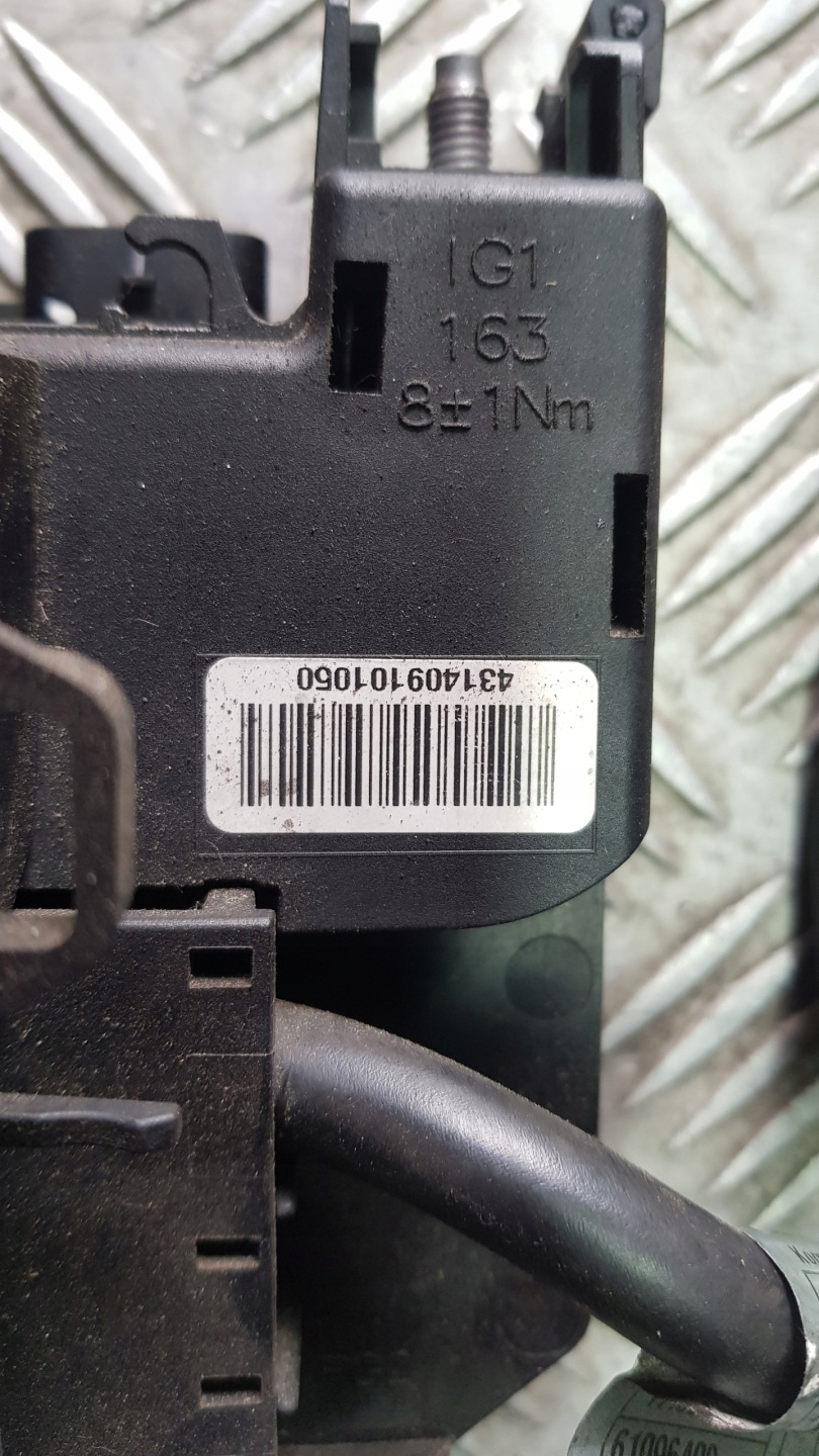 MERCEDES W204 pyrotechnic clamp plus A2075400240