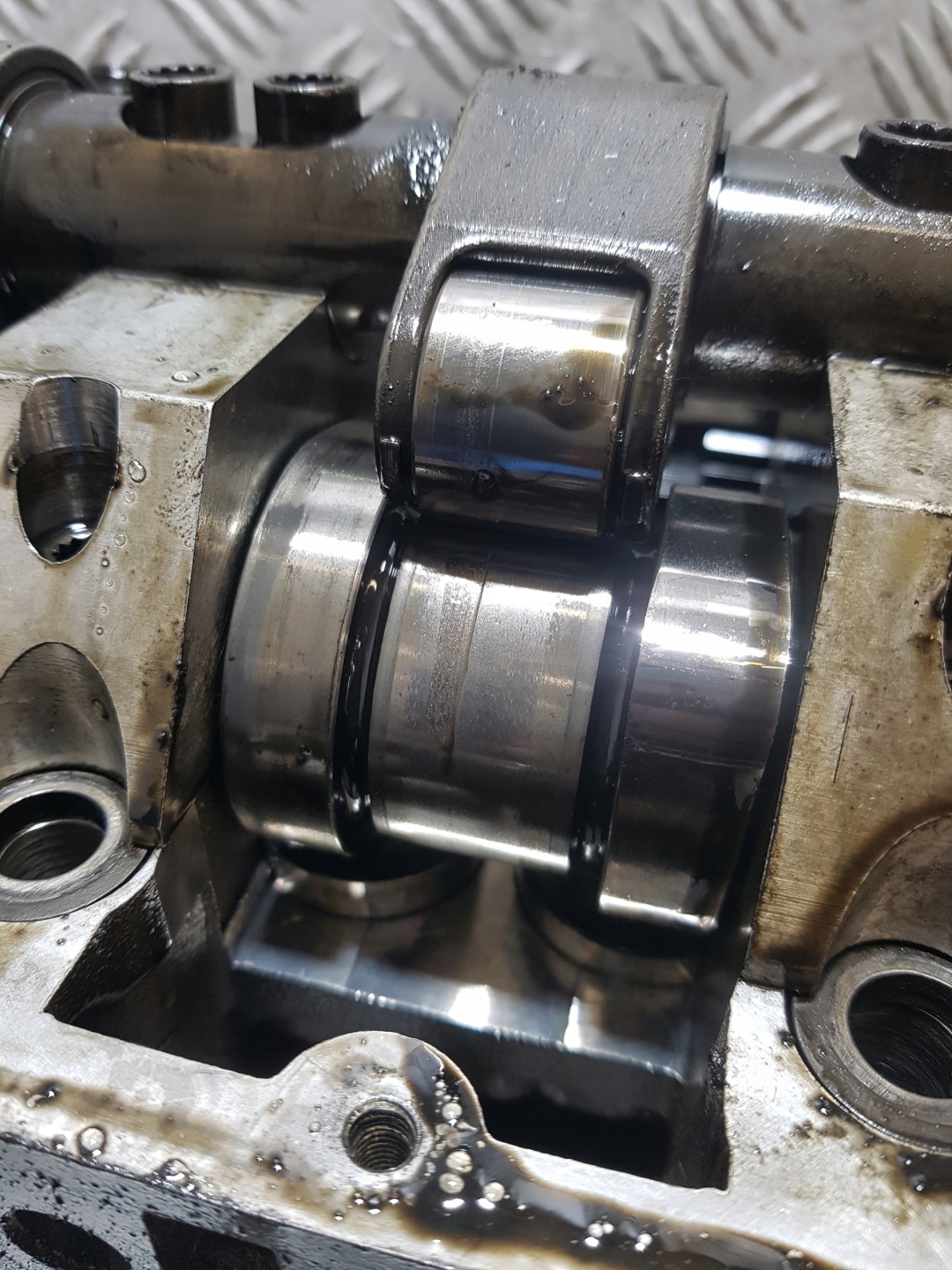 head. complete VOLKSWAGEN PASSAT B5 038103373R