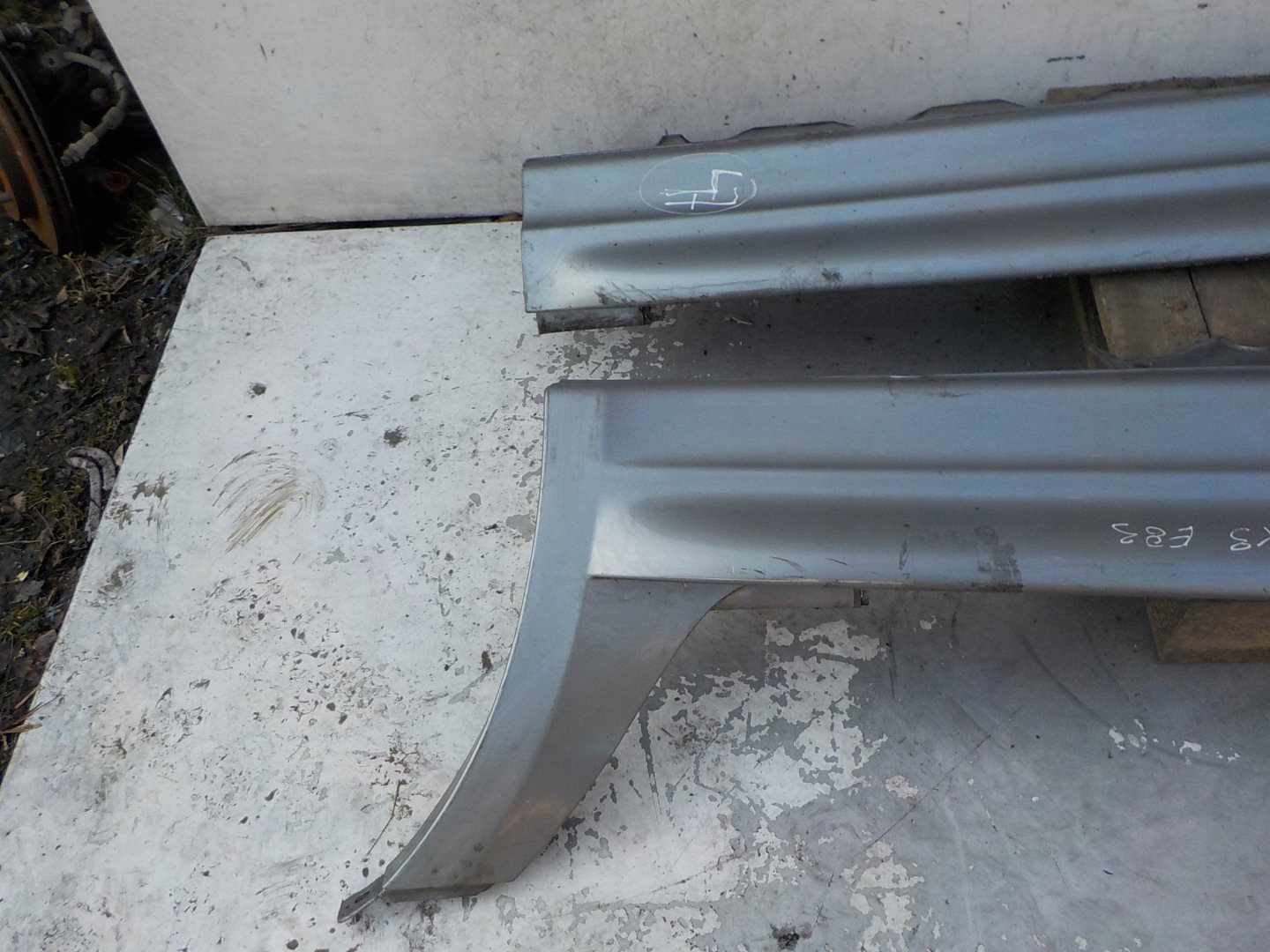 47 BMW X3 E83 mouldings caps threshold