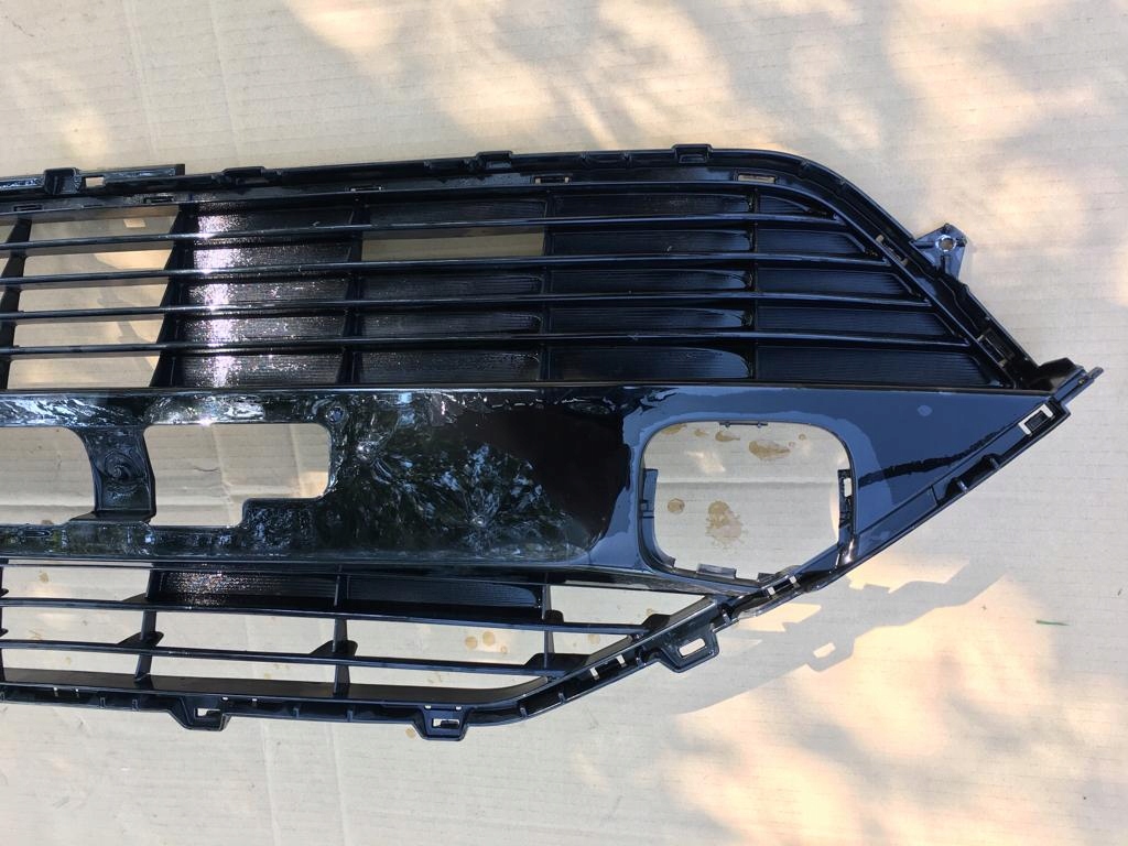 grid grille of a bumper front TOYOTA AYGO II 18