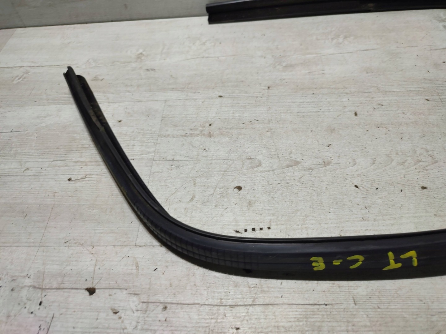 Opel Corsa E 2018 rear part side left gasket windows door