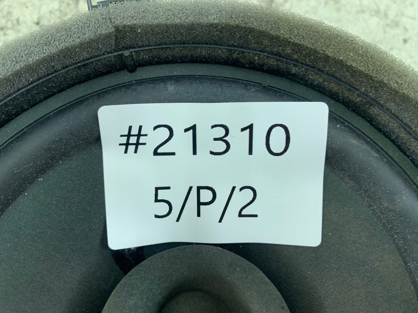 VOLVO V50 and speaker door 30752083