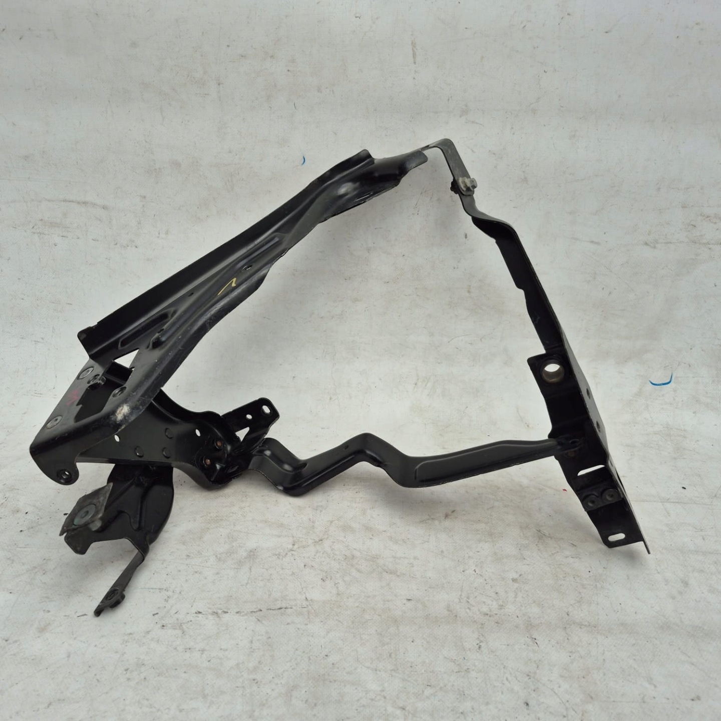 MERCEDES C KLASA W204 OKULAR holder console lights left A204626044