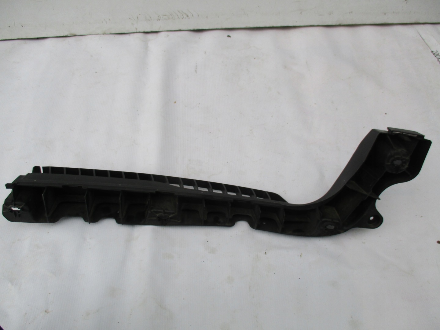 bumper bracket rear part left Skoda Fabia III Kombi 6V9807863