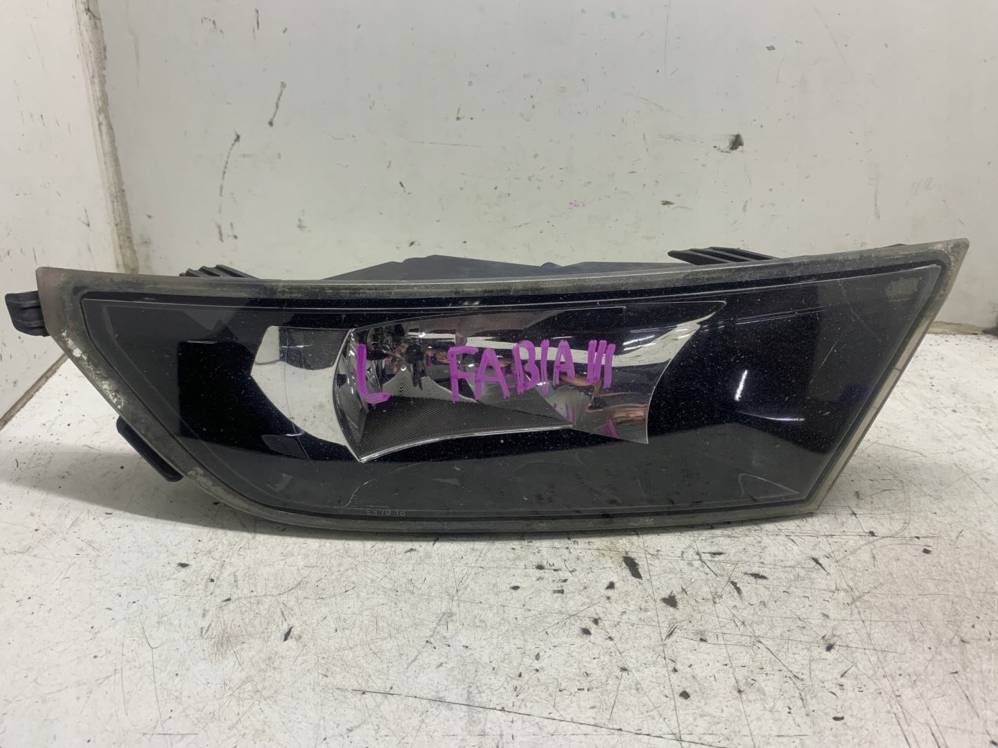 fog light left front front left 6V0941699 SKODA FABIA III