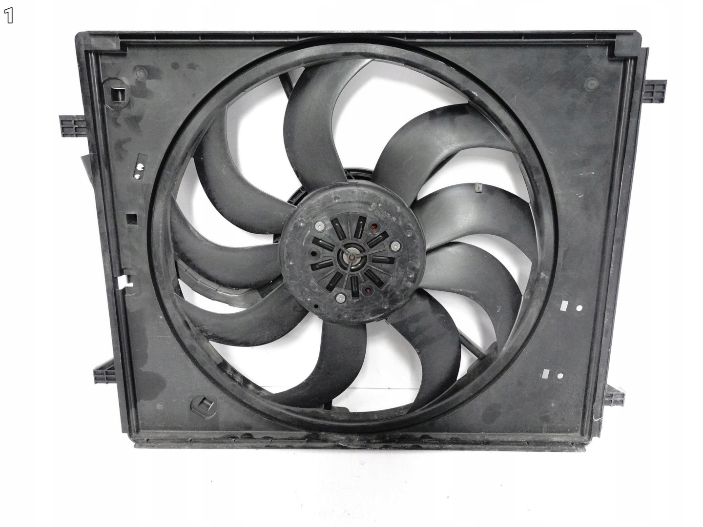 MASERATI LEVANTE M161 3.0D 16-24 ventilátor obal vrtule chladiče