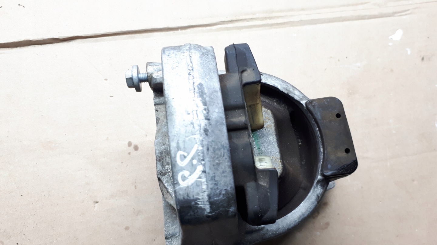 A4 B9 LIFT engine mount 2.0 TFSI A5 8W