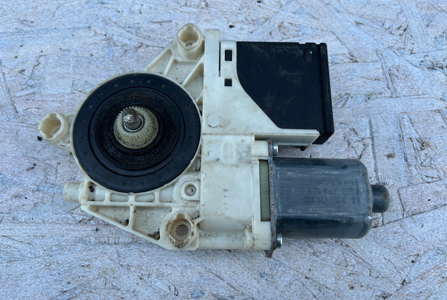 mini motor windows left rear part RENAULT MEGANE III 827310185R