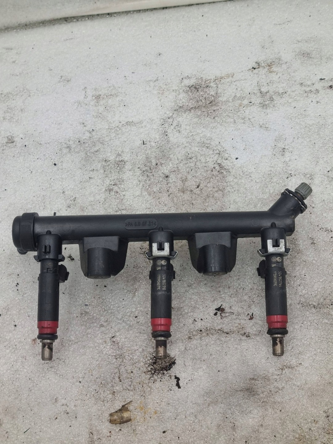 Rampe injection Injecteurs Volkswagen Fox 1.2 6V 03D133319F 03D906031C