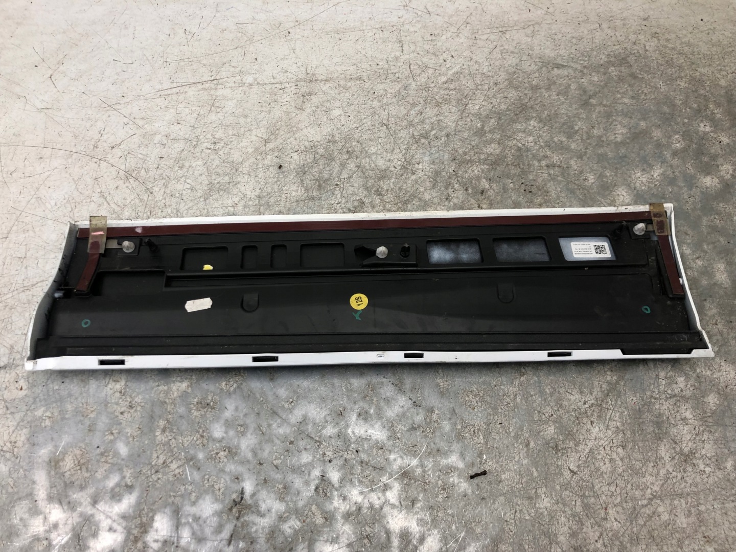 moulding door right rear part AUDI Q2 81A853970B