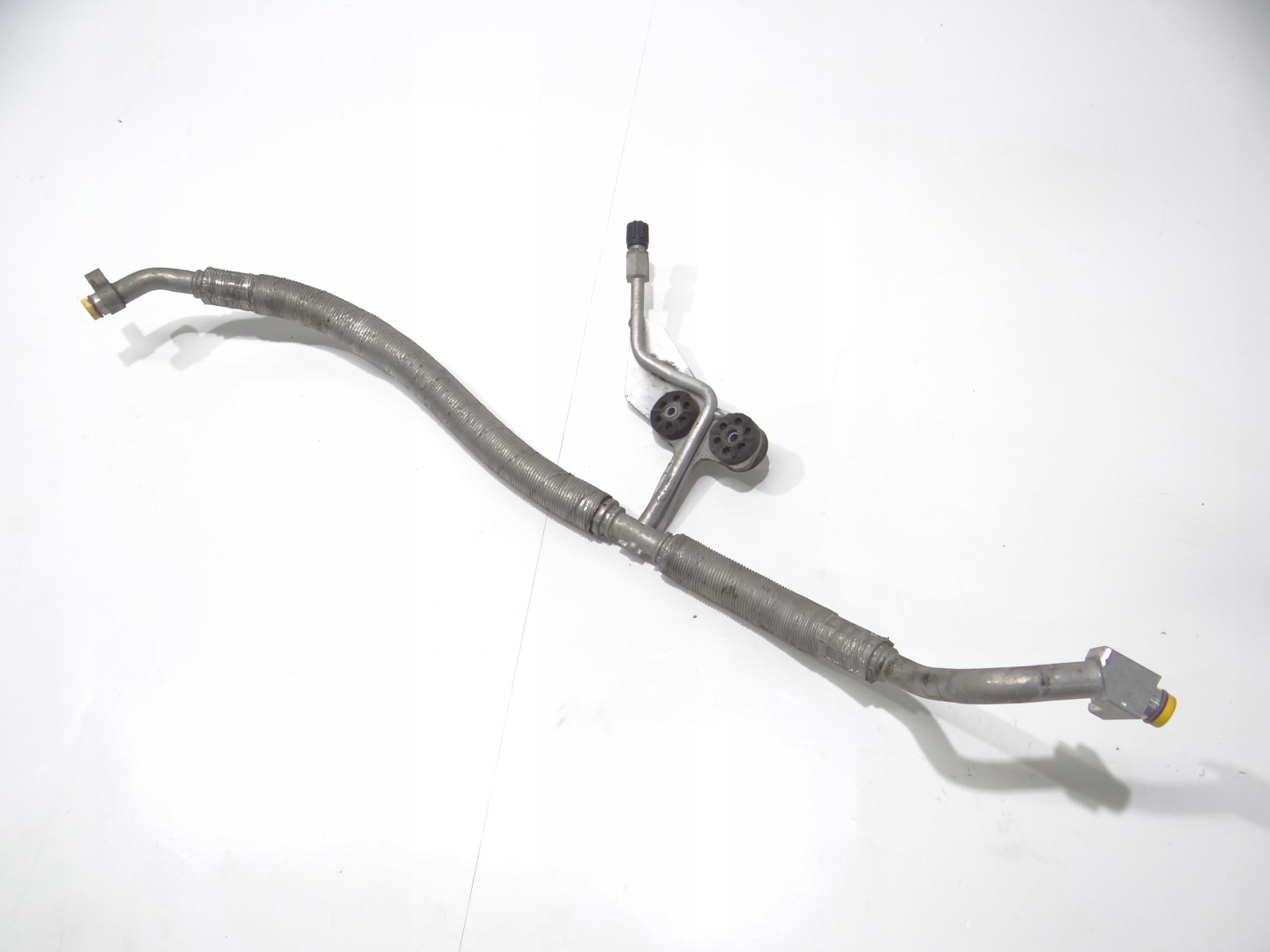 vedení hadice klimatizaci BMW E60 E61 306D3 OE 9119701