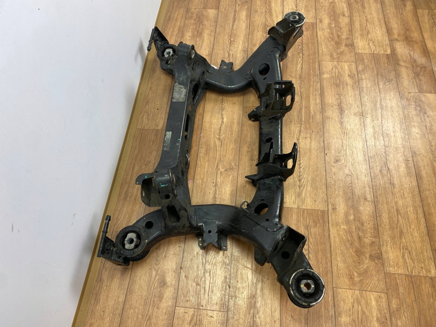 sider rear subframe axle beam axle beam trawers Cadillac CTS III 2016