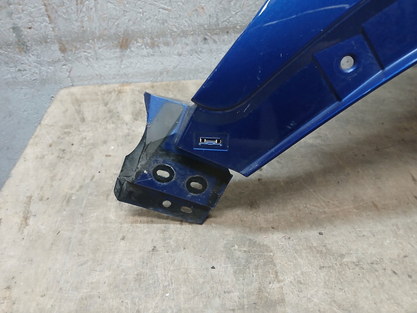 fender front right RENAULT CAPTUR and 1