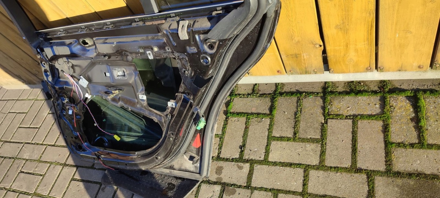 Tür heck hinten rechts BMW E39 kombi 303/9