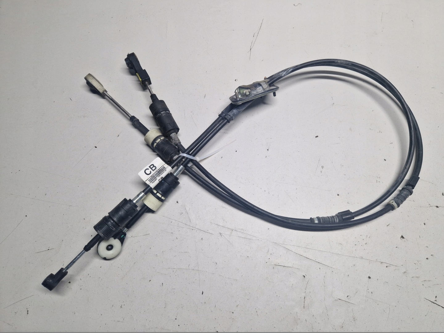 FORD FIESTA MK7 Bowdenzug Schalt getriebe AA6R-7E395-CB